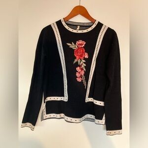 Roolee Teeberry and Weave Rose Appliqué Boutique Sweater Size Small